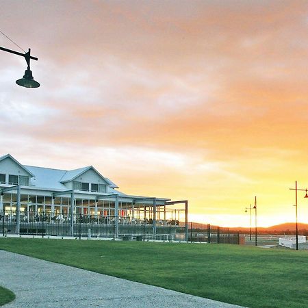 York Cove Hotel George Town Buitenkant foto