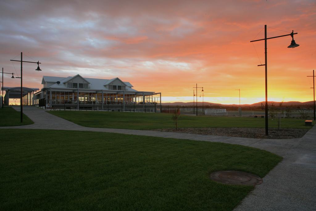 York Cove Hotel George Town Buitenkant foto