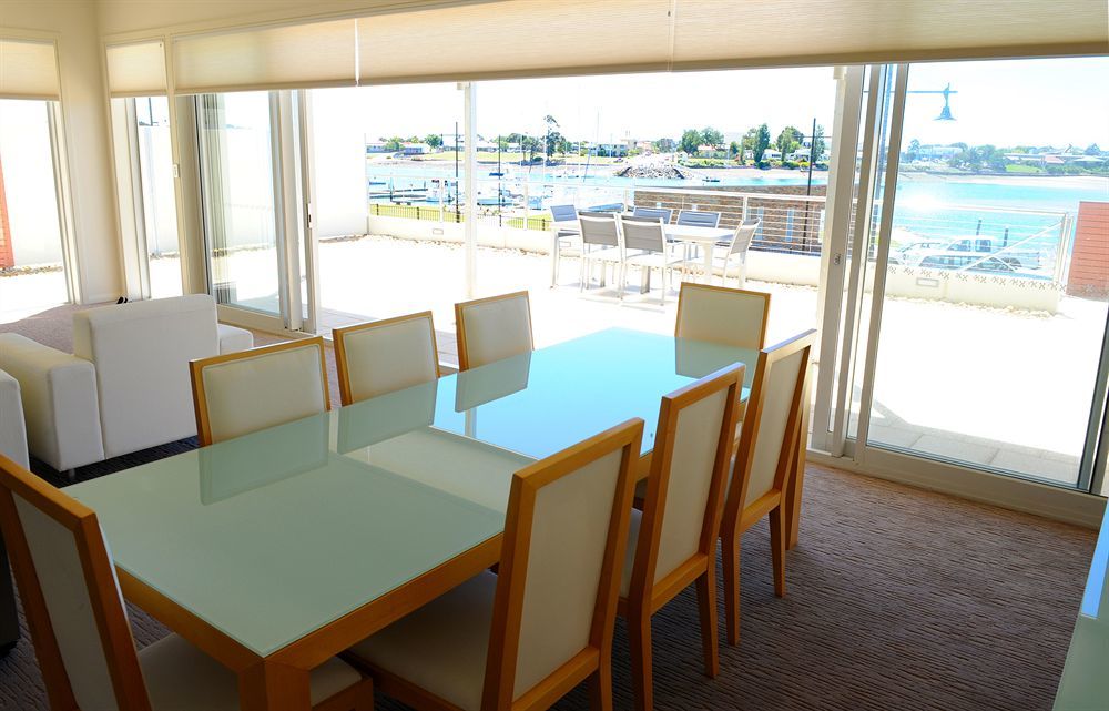 York Cove Hotel George Town Buitenkant foto
